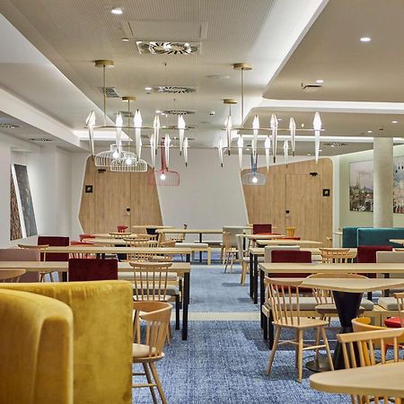 Отель Hampton By Hilton Barcelona Fira Gran Via Оспиталет-де-Льобрегат Экстерьер фото