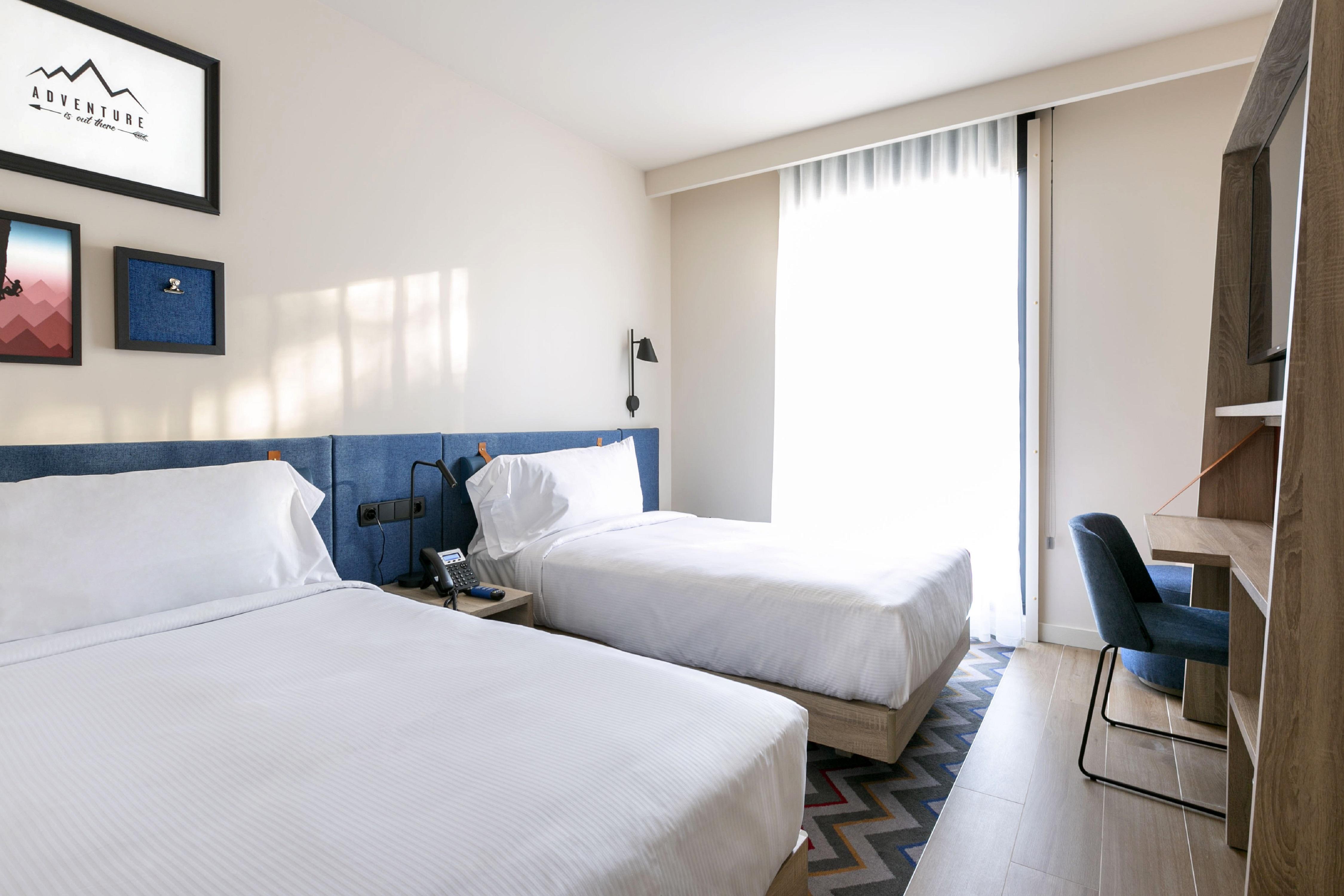 Отель Hampton By Hilton Barcelona Fira Gran Via Оспиталет-де-Льобрегат Экстерьер фото