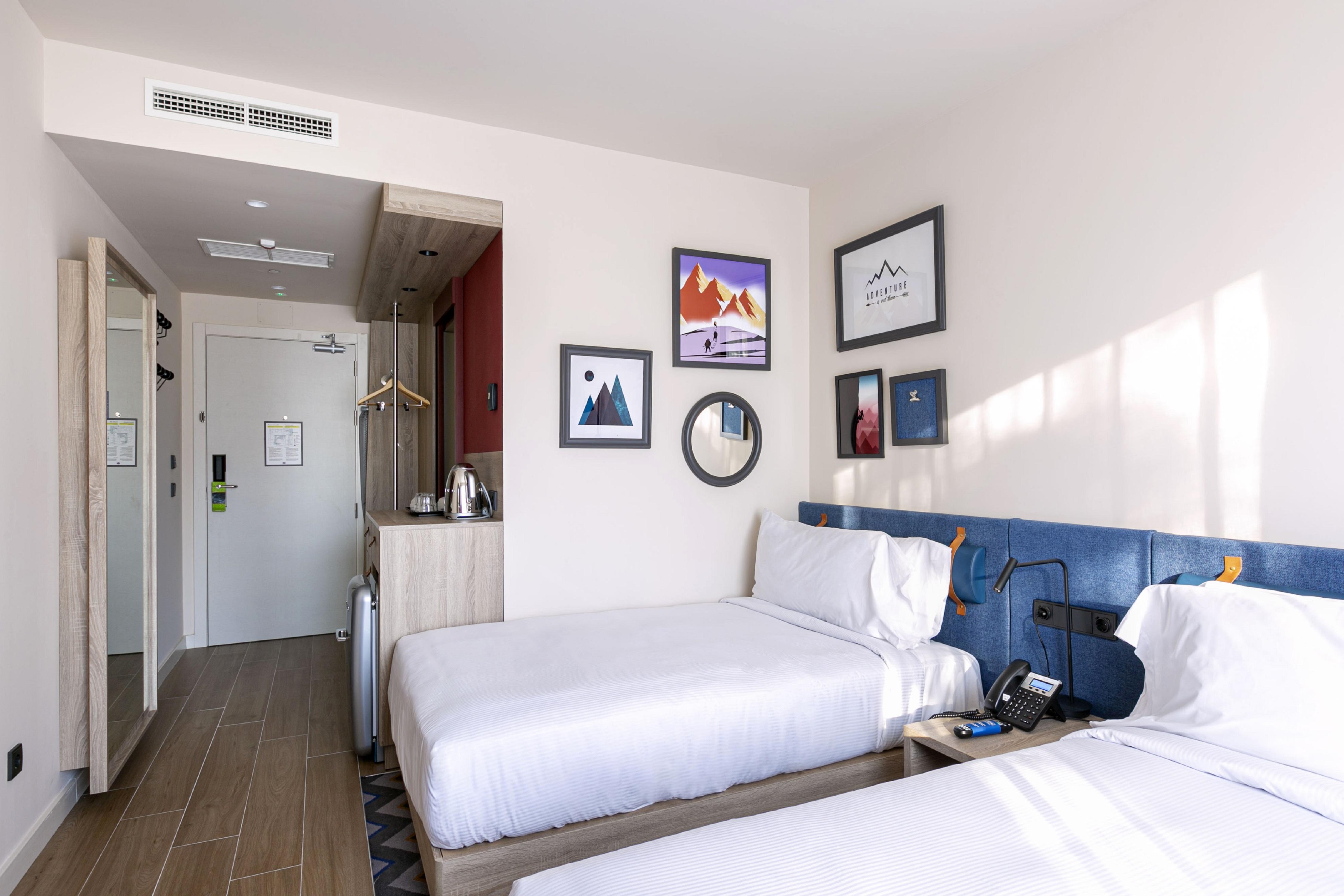 Отель Hampton By Hilton Barcelona Fira Gran Via Оспиталет-де-Льобрегат Экстерьер фото