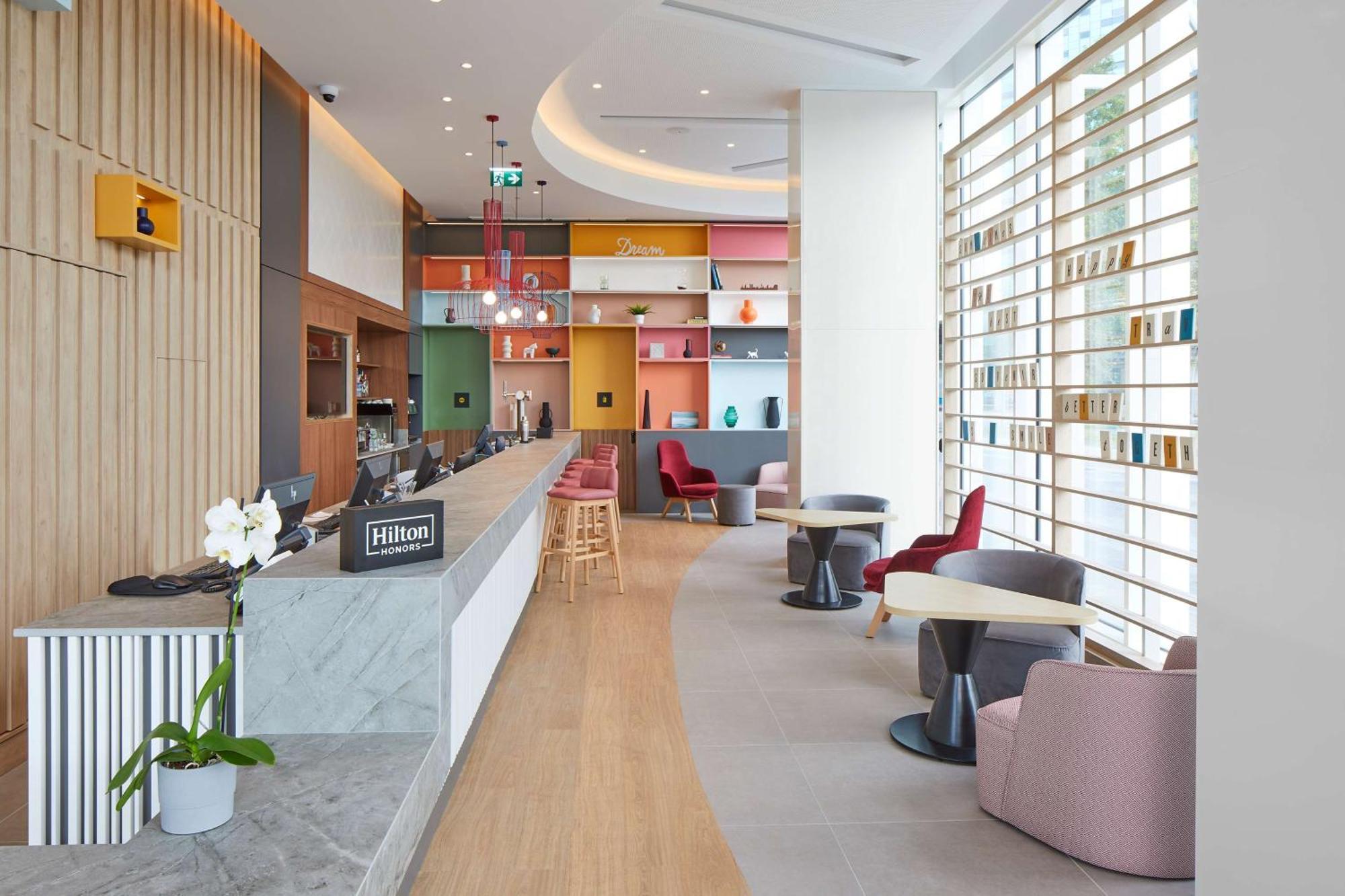 Отель Hampton By Hilton Barcelona Fira Gran Via Оспиталет-де-Льобрегат Экстерьер фото