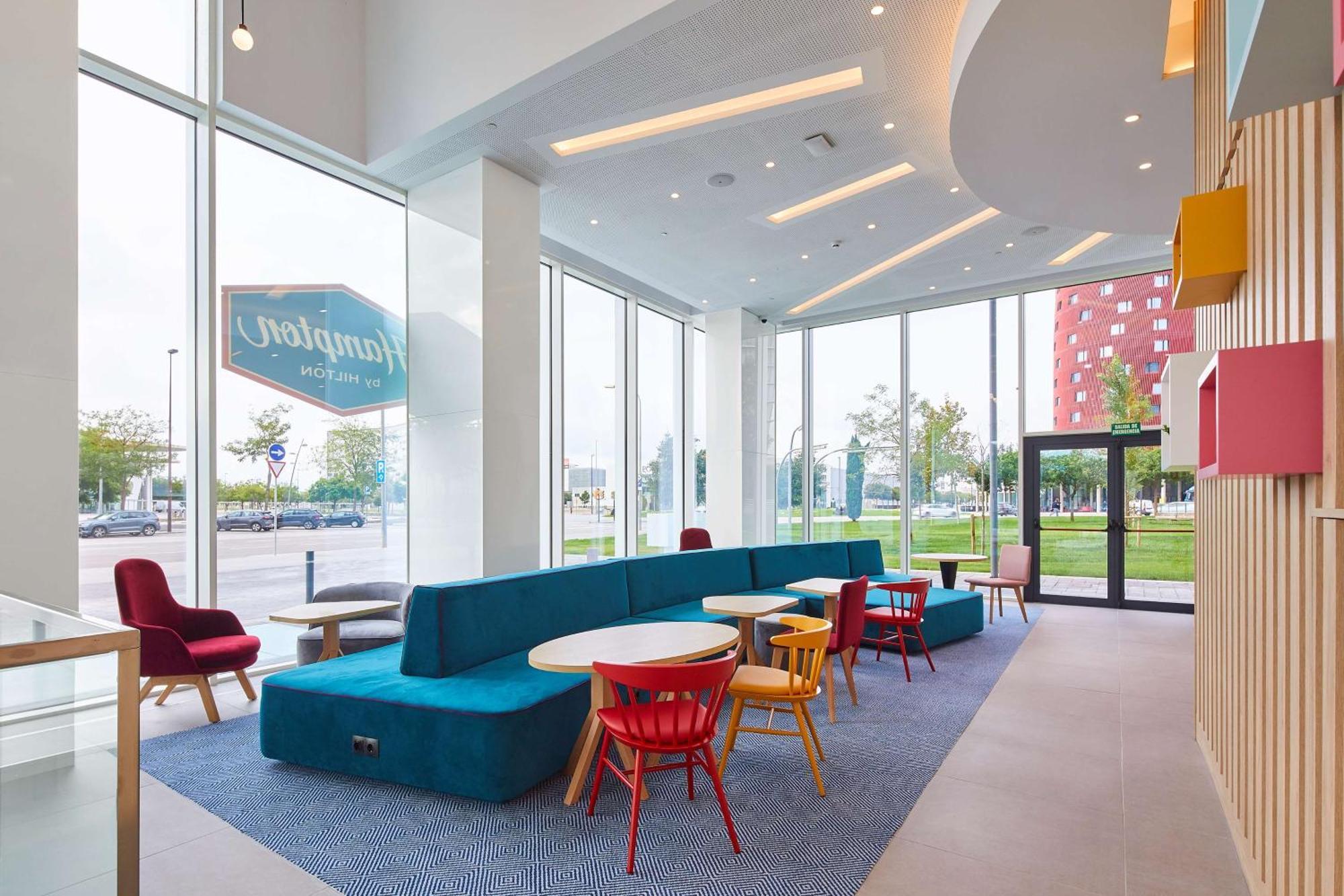 Отель Hampton By Hilton Barcelona Fira Gran Via Оспиталет-де-Льобрегат Экстерьер фото